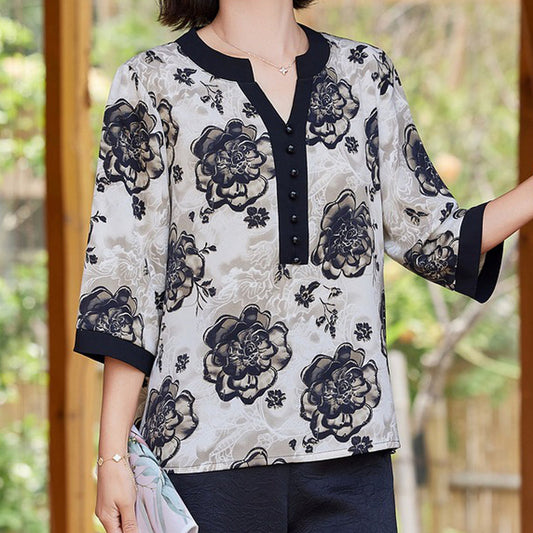 Elegant women's set: printed top and ankle pants